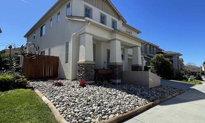 Watsonville House | Watsonville Beach Home for 16! Pet friendly!