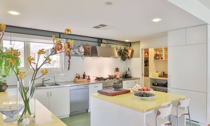 Mildura Central Business District Bed & Breakfast | Wattle Avenue House Bed & Breakfast