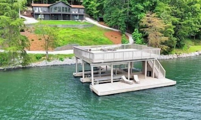 Spring City House | Watts Bar Dream Retreat