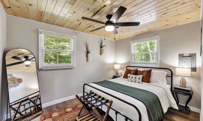 Lakewood Cottage | Waubee Lake remodeled cozy cottage on ATV trails!