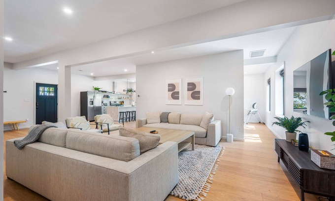 Middletown House | Wawayanda Lodge - Port Jervis, Hudson River