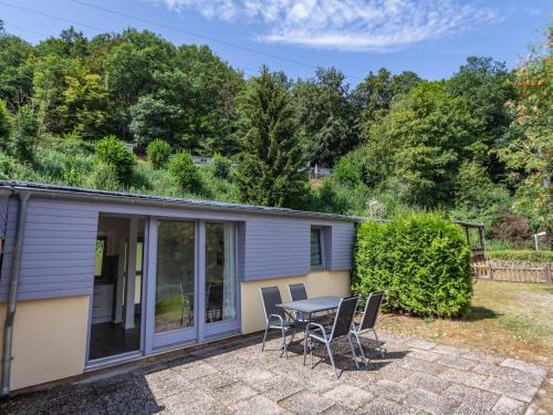 Waxweiler House | Waxweiler Green Hideaway