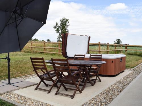 Gumley House | Waxwing Cottage