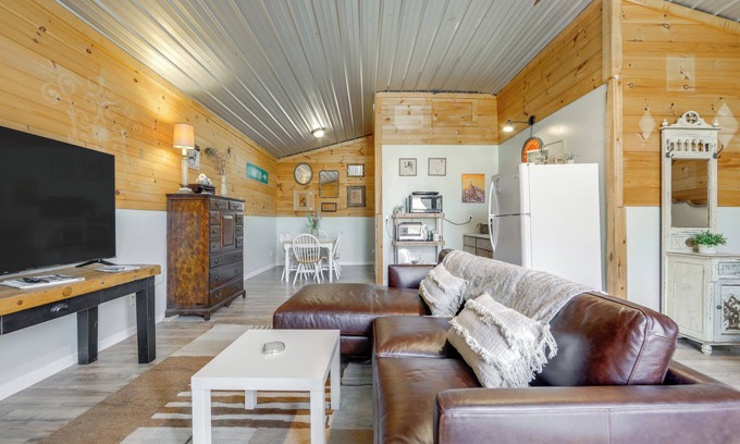 Waynesville Apartment | Waynesville Studio w/Fire Pit & Mountain Views!