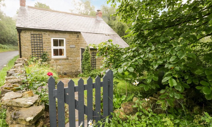 North York Moors National Park Cottage | WAYSIDE COTTAGE, pet friendly, character holiday cottage in Pickering