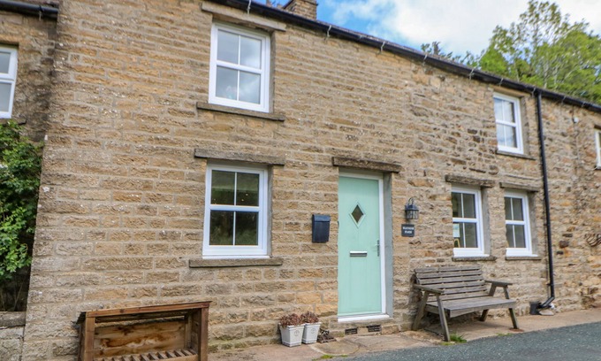 Muker Cottage | WAYSIDE FARM, pet friendly, character holiday cottage in Muker