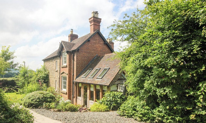 Craven Arms Cottage | Wayside House