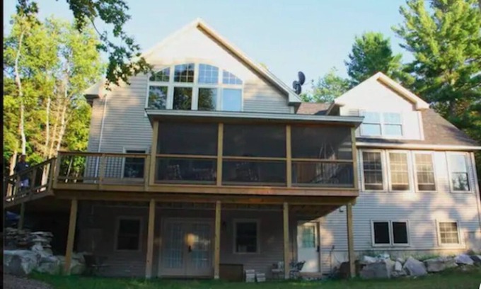 Holden House | We now have heat pump.like A/C! Lakefront, mountain biking and hiking trails!