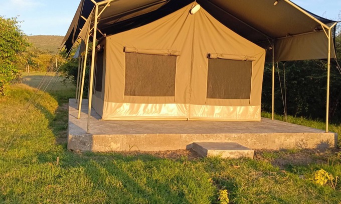 Ololaimutiek Cottage | we we are located at maasaimara 1.5 km from the main entrancen