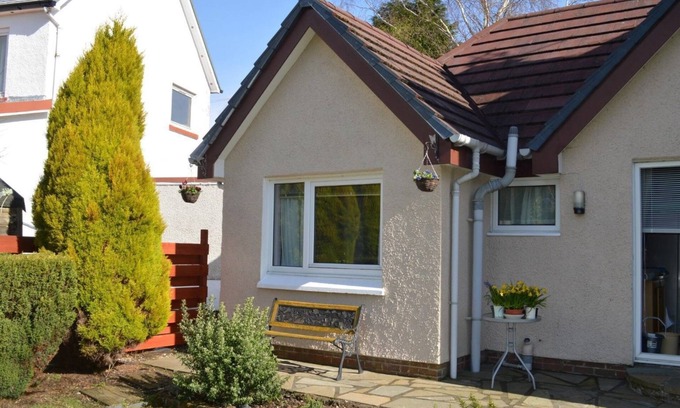 Innellan Apartment | Weatheroak Studio Annexe, great value for money, sleeps 2.