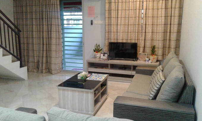 Taman Pakatan House | Weis Ipoh Homestay comfy and cozy house