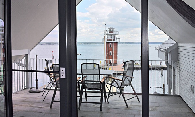Plau am See Apartment | Weisses Haus Plau - Lake view apartment - STUDIO with balcony