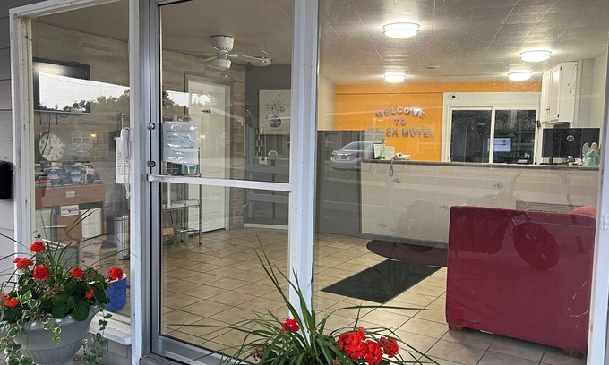 La Crosse Hotel | Welch Motel
