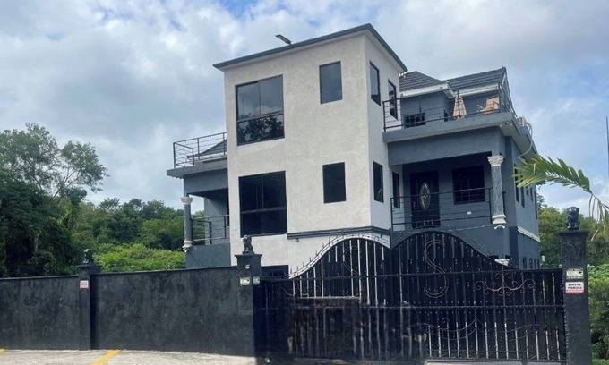 Falmouth Apartment | Welcome To Your underwater Oasis