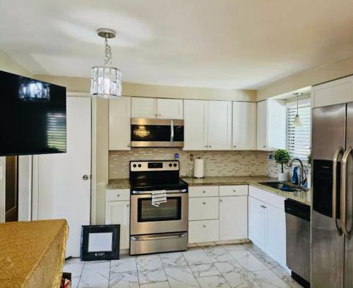 Monroe Heights Villa | Welcome and dreamthome