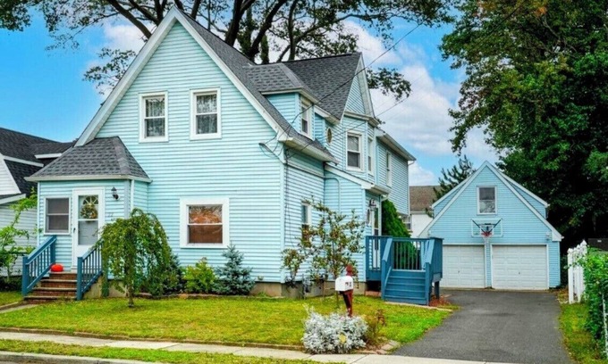 Keansburg House | Welcome to Blue Haven: Comfort and Charm~Steps from the Beach!