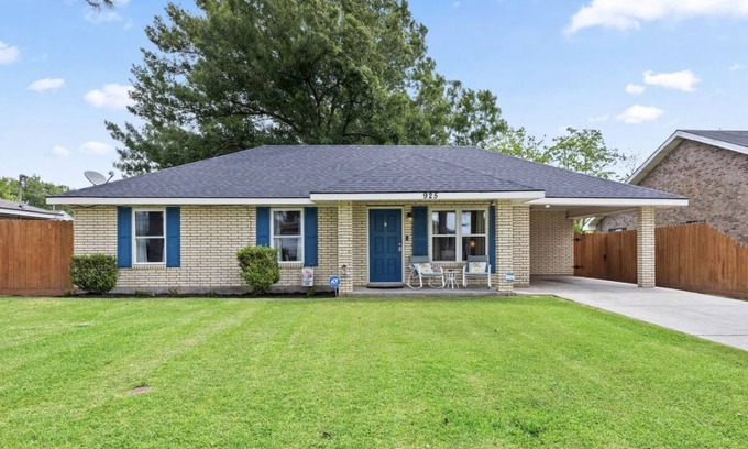 Rayne House | Welcome to Home Away From Home Rayne, LA The Frog Captial of The World