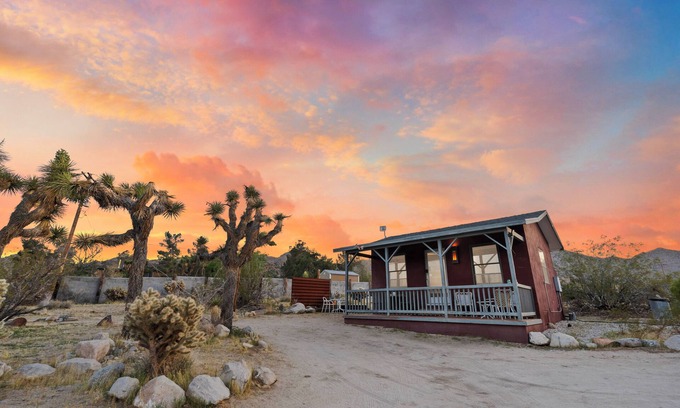 Joshua Tree Highlands Cabin | Welcome to Jackrabbit Cabin! Ideally located 5 minutes from JTNP and town of JT.