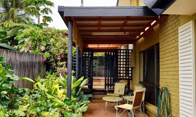 Yungaburra Villa | Welcome to Lakeside, Yungaburra with the lake literally at your doorstep.