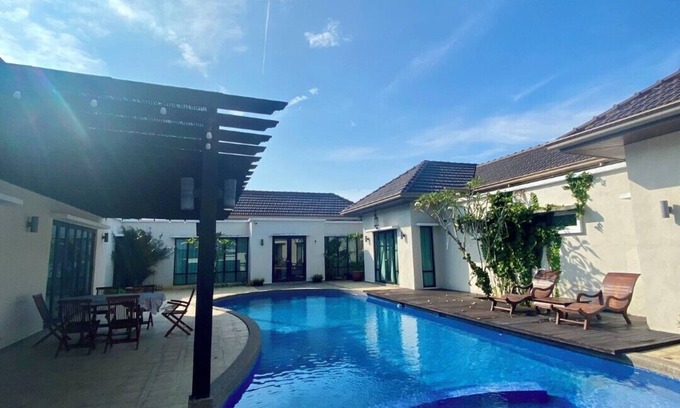 Banting Villa | Welcome to Laman Abang Bali-styled Villa, a great spot to experience Bantingš”