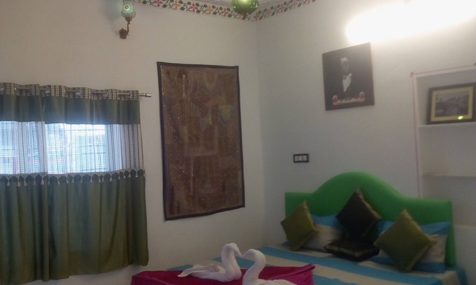Lake Swaroop Sagar House | Welcome to one Home away from Home to discover real Indian hospitality