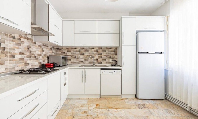 Inegeul Apartment | Welcome to our peaceful bright centrally-located home in the heart of Uskudar