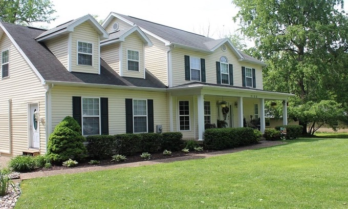 Jeffersontown House | Welcome to Southern Hospitality with European Flair for two or more nights.