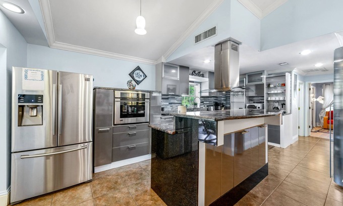 Windermere Villa | Welcome to the Farm House! Excellent Location, Pet Friendly!