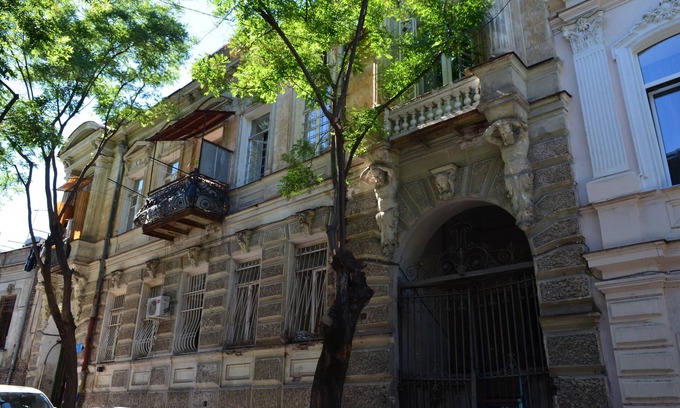 Sololaki Apartment | Welcome To The Historic Centre Of Tbilisi.