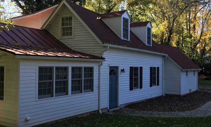 Warrenton Cottage | Welcome to the “old town cottage”