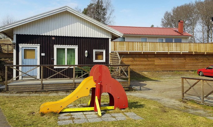 Stavsjo House | Welcome to this charming cottage on the lake!