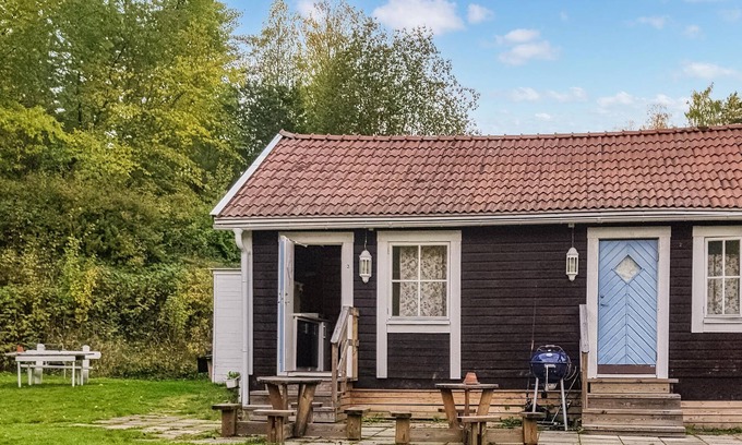 Stavsjo House | Welcome to this charming cottage on the lake!