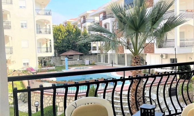 Side Apartment | Welcome to this wonderful home that ticks all the boxes