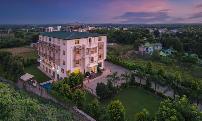 Sawai Madhopur Resort | WelcomHeritage Mount Valley Resort Ranthambore