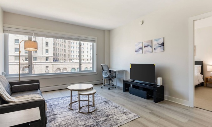Lower Nob Hill Apartment | Welcoming 1 bedroom apartment with fitness room in marvelous San Francisco