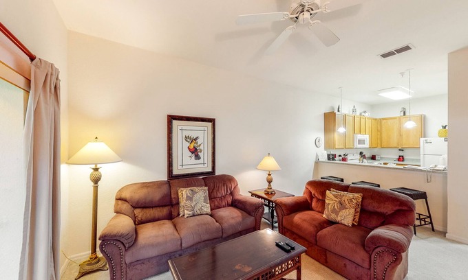 Bahama Bay Condo | Welcoming ground-floor condo with patio, pool, fitness center, sauna, & hot tub