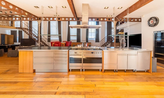 Dison House | Welcoming holiday home in Dison with private pool