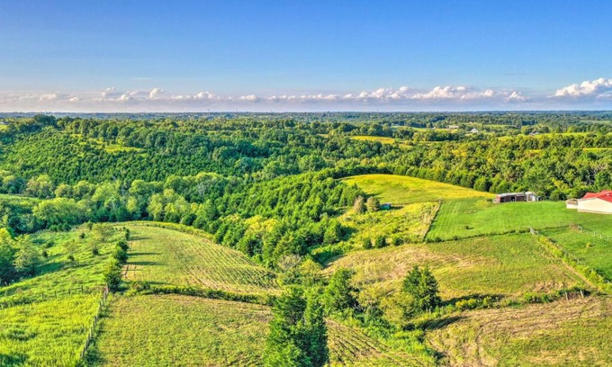 Rutland House | Welcoming Kentucky Home with Sprawling Views!