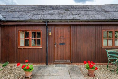 Chackmore Apartment | Well Cottage - Compact & Cosy!