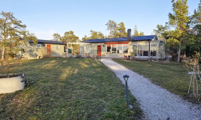 Larbro House | Well-equipped Holiday Home in a Peaceful Setting on Northern Gotland | SE12055