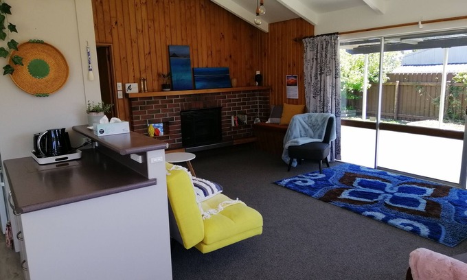 Motueka House | Well equipped, thoughtfully prepared and walking distance to town.