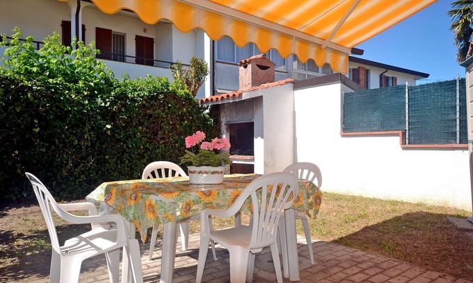Lido delle Nazioni House | Well furnished vertical house with garden at mt. 500 from the sea