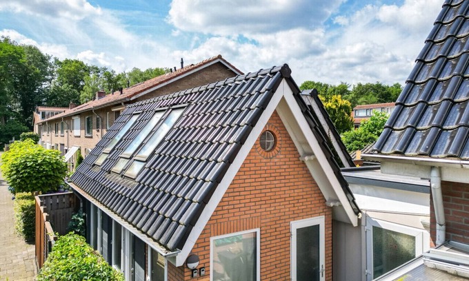 Apeldoorn Zuid Condo | WELLNESS apartment Apeldoorn with JACUZZI/SAUNA