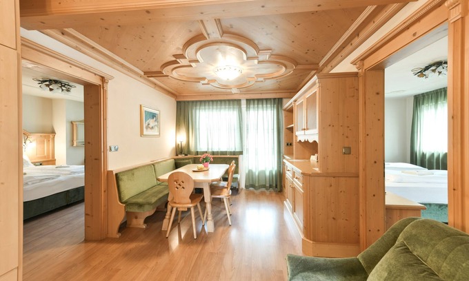 Selva di Val Gardena House | Wellness Residence Villa Leck