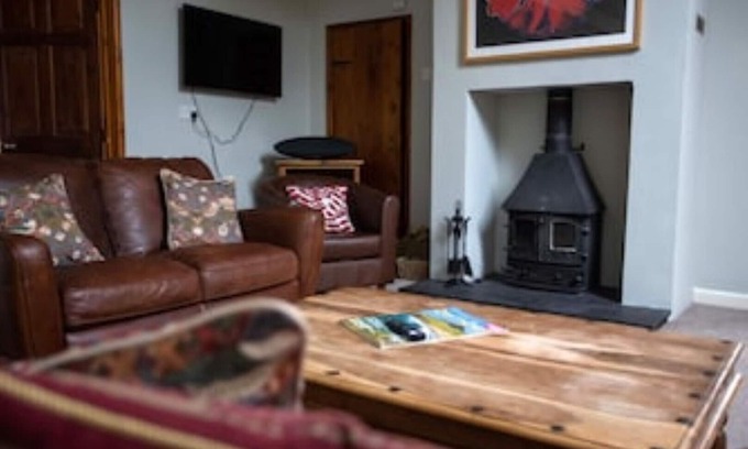 Llanfyrnach House | Wellstone Cottages - Honey Coach House