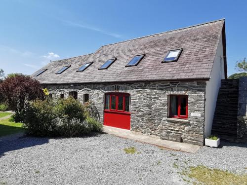Llanfyrnach House | Wellstone Cottages - Honey Coach House
