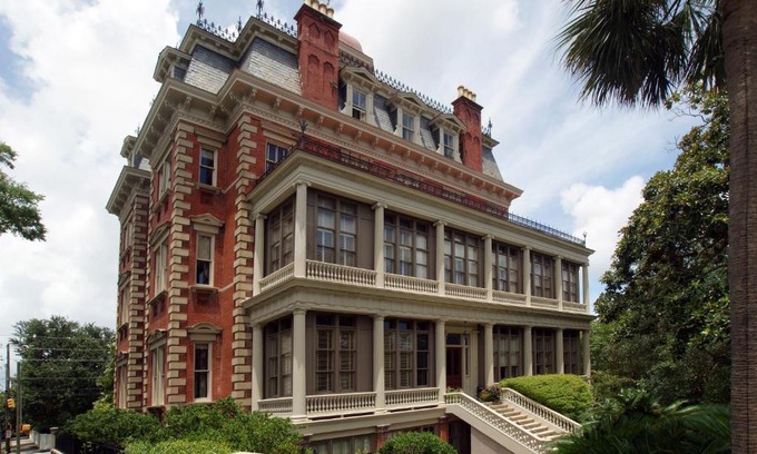 Harleston Village Hotel | Wentworth Mansion