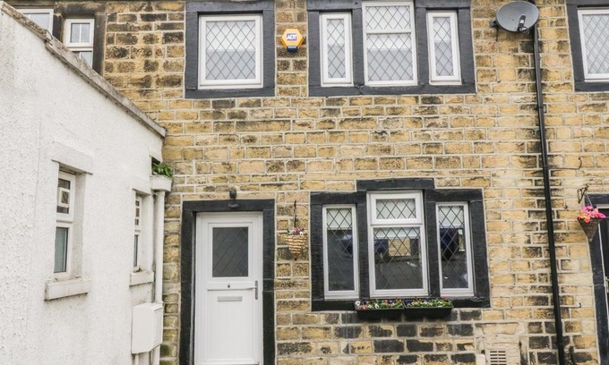Ingrow House | Wesley Cottage