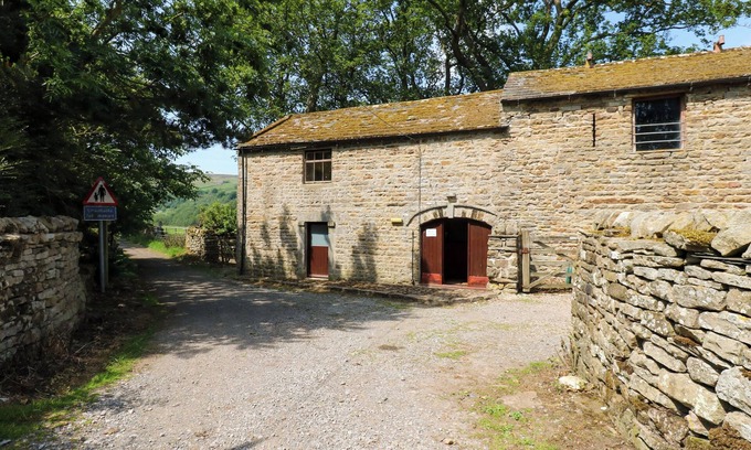 Fremington Cottage | WEST BARN BUNKHOUSE, pet friendly, with a garden in Reeth
