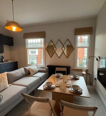West Bridgford Apartment | West Bridgford 2 Bed 2 Bathroom Apartment with parking